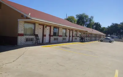 Brooks City Executive Inn