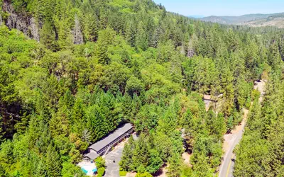 The Fainting Couch Boutique Hotel