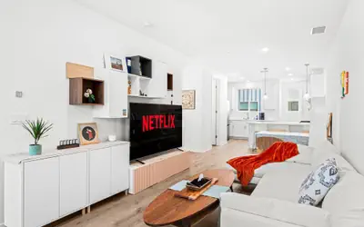 Chic Modern Retreat With Stunning Views