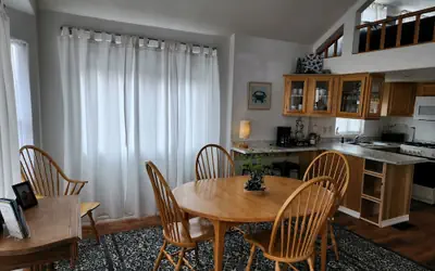 Oceanview Cabin 27 w Jacuzzi Enjoyable Views