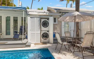 Poolside Retreat by Brightwild Cottage w Pool