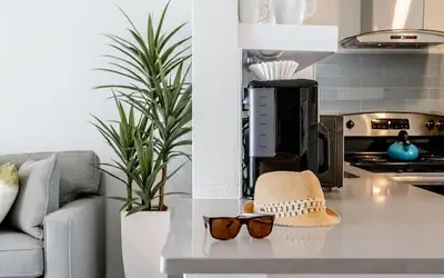 Deluxe King Condo Updated Suite by the Beach!