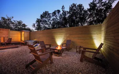 Romantic Luxury Retreat-hot/cold pool & sauna