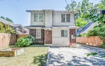 The Rolling Stone Near Downtown