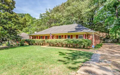 Near Parks Tranquil Fox Trails