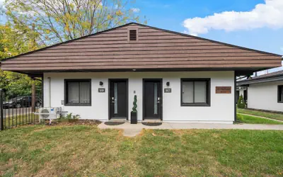 Chic City Retreat 97 Sleeps 2!