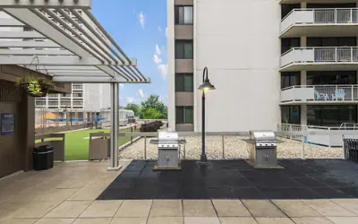 DC Airport Metroline Apartments