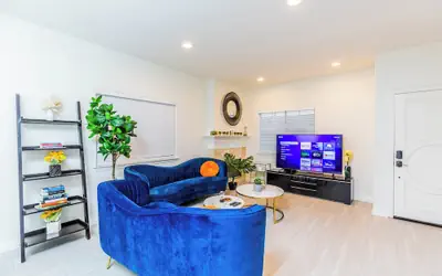 Not Affected by the Fire/elegant Pasadena Retreat Prime Comfort Awaits