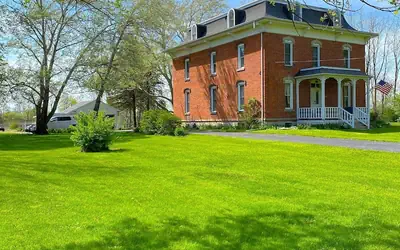 The Vine Bed & Breakfast LLC