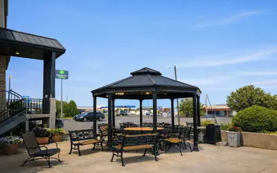 Sundowner Inn Forsyth I 94