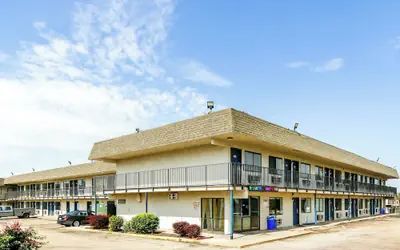 Home 6 by Townhouse Topeka KS I 70