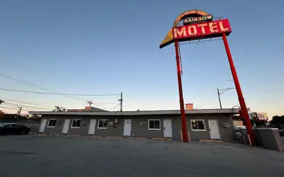 Rainbow Motel