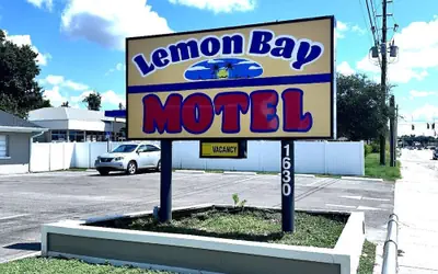 Lemon Bay Motel