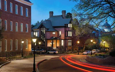 86 State Circle - Luxury Boutique Hotel