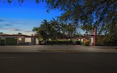 Spacious 1BR in Hollywood FL Pet-friendly, Parking