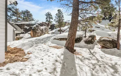 Boulder Bay Lakefront Getaway