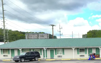 Holiday Motel by Belvilla Cleveland, TN