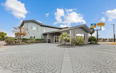 Super 8 by Wyndham Texas City/Galveston Area