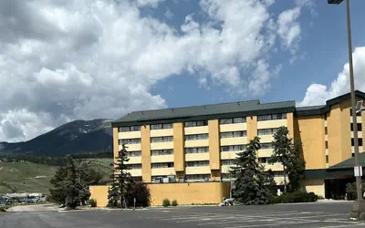 Mountain Valley Inn & Suites