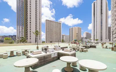Waikiki Banyan 1BR