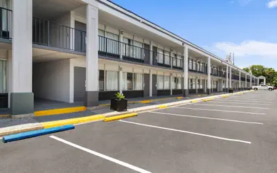 Suburban Studios Orange Park - Jacksonville near Naval Air Station