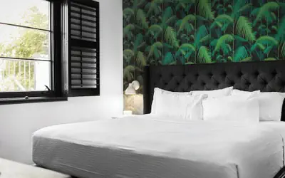 Sleeps 8 4 Stylish Sobro Suites Near Music & Dining by Avantstay