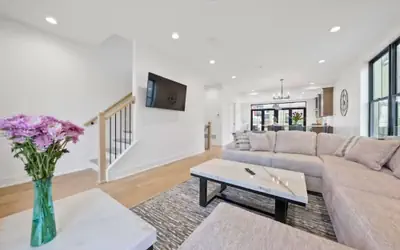 Jungle House Premier Residences – Downtown Columbus & Short North
