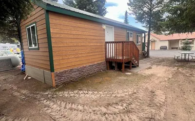 Pioneer Motel