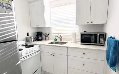 Southwinds 9 for 3 King Studio Steps to Beach