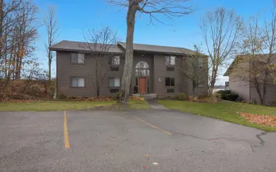 Torch Lake Sunrise Views and Golf 741