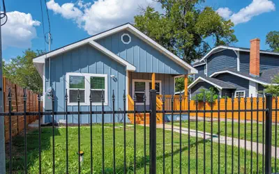 Enjoy 4br/3ba Comfort & Convenience Near Downtown!