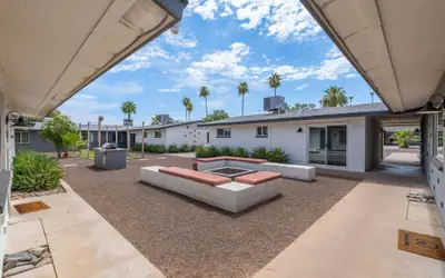 Fashion Square