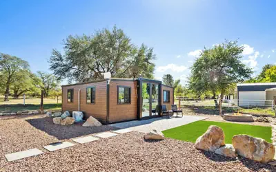 Zebra Ranch 2-br Tiny Home Mtn View Trails Brbq