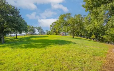 Ten Minutes to "the Strip" - Amazing Lake Views