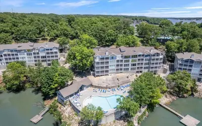 Lakefront Condo With 2 Pools, Courts, Trails & Patios at 12mm