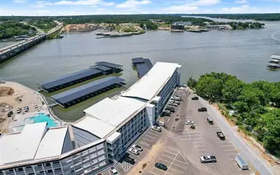 Newly Designed Topsider Condo w/ Beautiful Main Channel Views