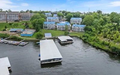 Cozy Pet-friendly Condo w/ Pool