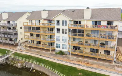 Lakeview Condo w/ 2 Pools & Beach - Family Fun Awaits at 21mm