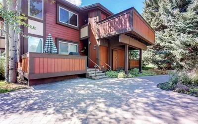Atelier Allure - 2BD Mountain View + Free Resort Amenities