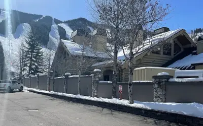 Ski-in/ski-out to Baldy + Outdoor Pool