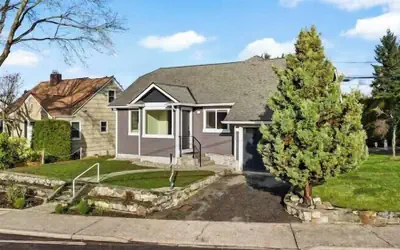 Sunny 3BR Retreat Near Everet Waterfront