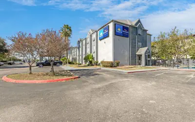 Baymont by Wyndham San Antonio Downtown