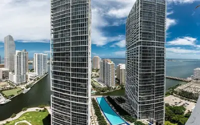 Icon W Building Voila Rentals