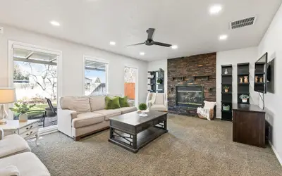 Cozy 5BR w Fire Pit BBQ Near Topgolf Fun