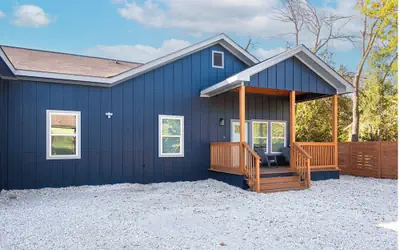 Pristine 3 BR/ 2BA Abode Close to Lovely Downtown!