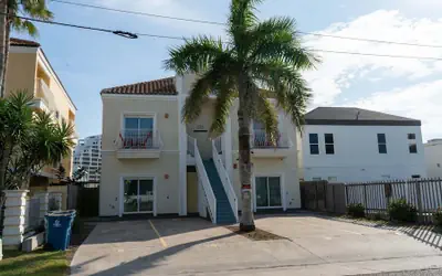 1st Floor Pool Affordable Near Beach 2 Bedroom Apts