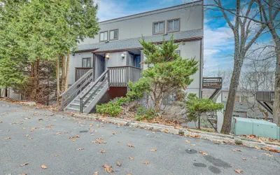 Pocono Paradise Ultimate Camelback Getaway 4 Bedroom Townhouse