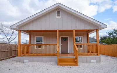 Your Inner-city Sanctuary 3BR 2BA Near Riverwalk