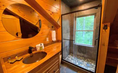 1800or Unique 'yurt' Home in Bretton Woods 1 mi to Skiing, Firepit, Foosball, Beach! Hot tub