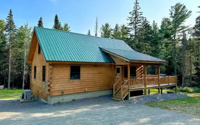 65pt New Log Cabin in Private